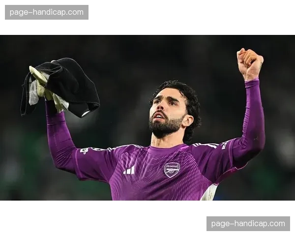 阿森纳门将拉亚追平队史纪录，欧冠8场零封媲美传奇莱曼